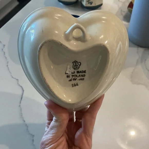 Polish pottery, Americana used it as a dish or has place to hang on wall. - Picture 3 of 4